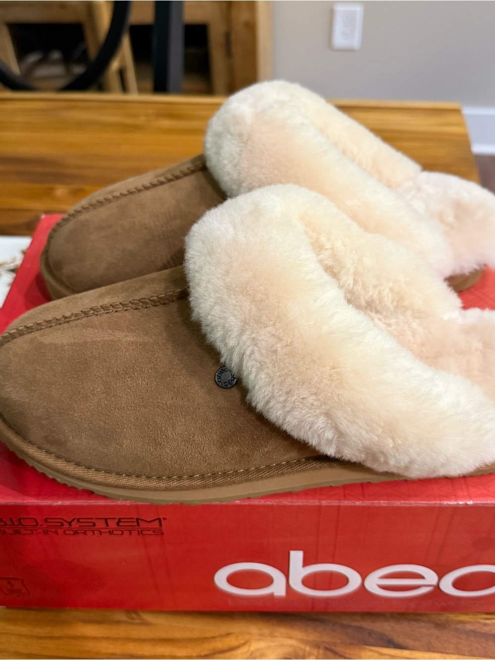 Abeo Women's Chestnut Suede Shearling-Lined Slip-On Slippers Sz 10 NEW